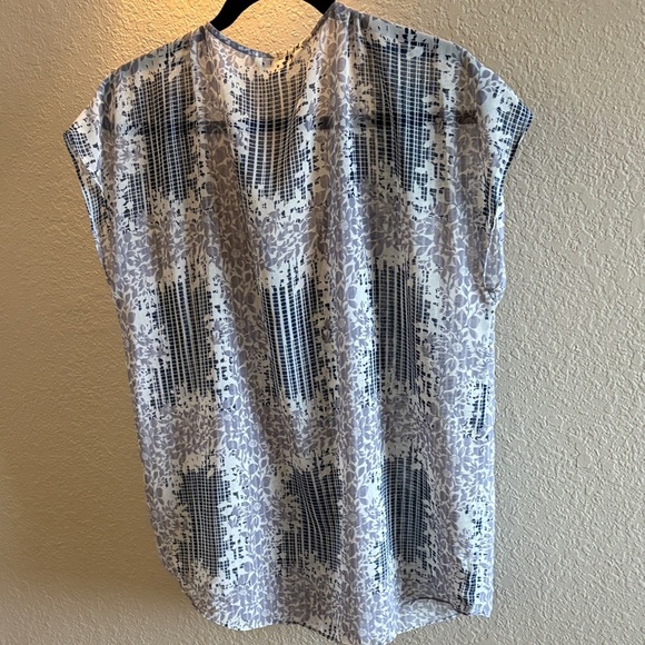 Cabi Sheer Printed Stitch Placket Blouse/ Size medium - Picture 5 of 6
